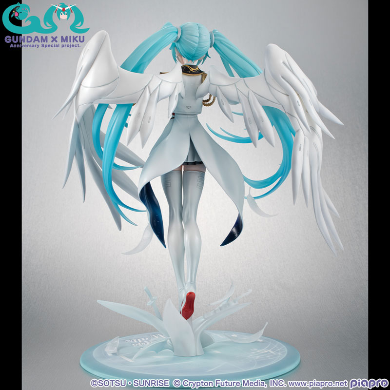 Lucrea 機動戦士ガンダム45周年×初音ミク 初音ミク×ウイングガンダムゼロ EW（再販）