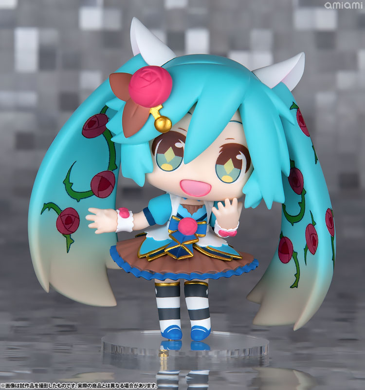 ピアプロキャラクターズトレーディングミニフィギュアシリーズ MEIKO、初音ミク